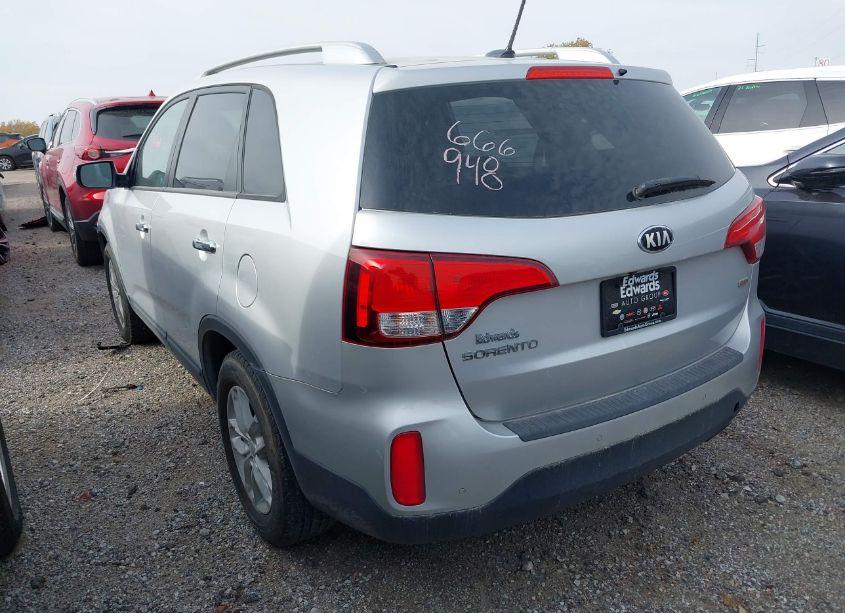 Photo 3 of 2014 Kia Sorento LX (VIN 5XYKT4A61EG491481)