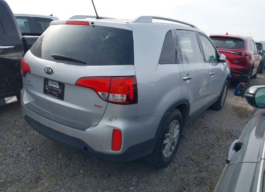 Photo 4 of 2014 Kia Sorento LX (VIN 5XYKT4A61EG491481)