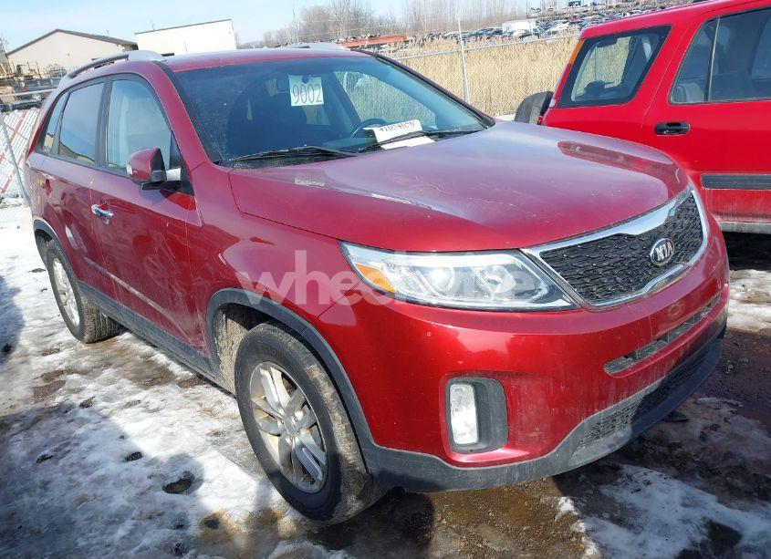2015 Kia Sorento LX (VIN 5XYKT4A61FG575897) main photo