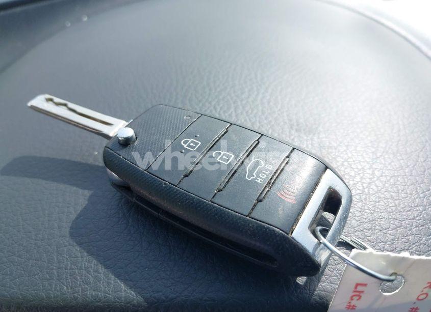 Photo 11 of 2015 Kia Sorento LX (VIN 5XYKT4A61FG575897)