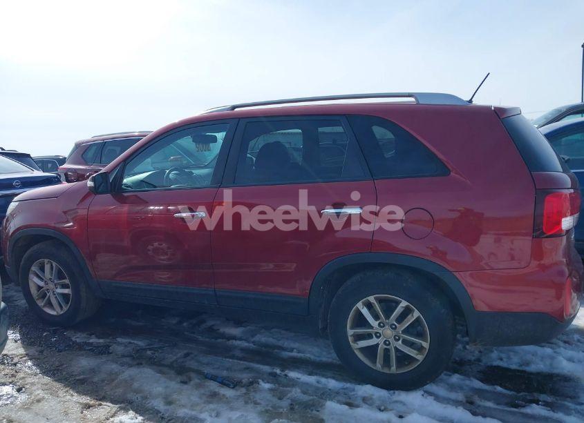 Photo 14 of 2015 Kia Sorento LX (VIN 5XYKT4A61FG575897)