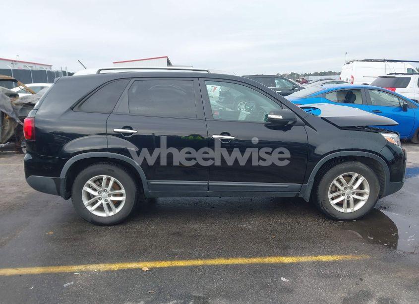 Photo 13 of 2015 Kia Sorento LX (VIN 5XYKT4A61FG577018)