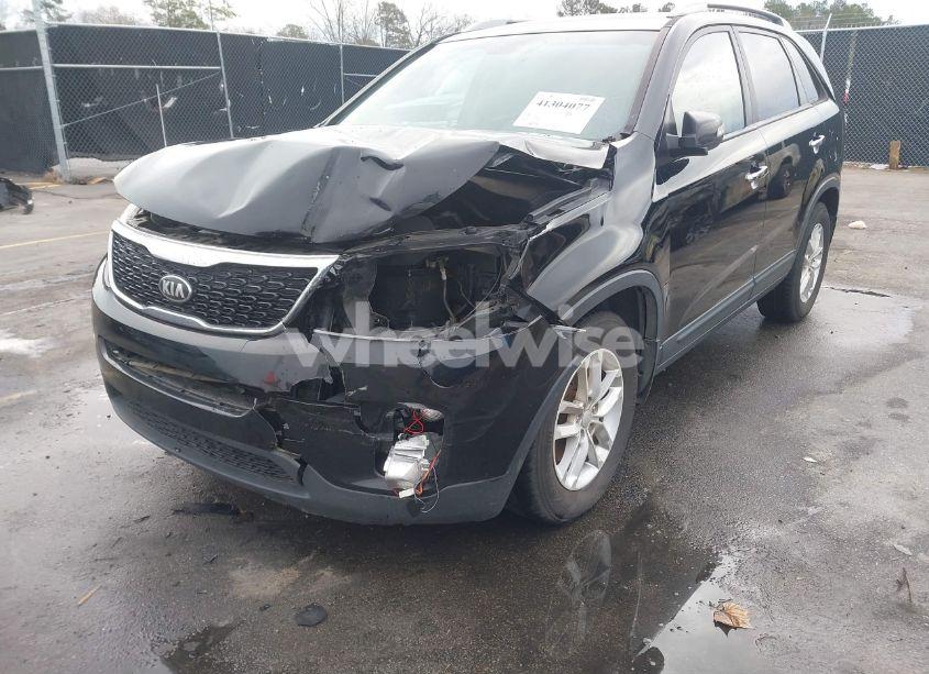 Photo 6 of 2015 Kia Sorento LX (VIN 5XYKT4A61FG577018)