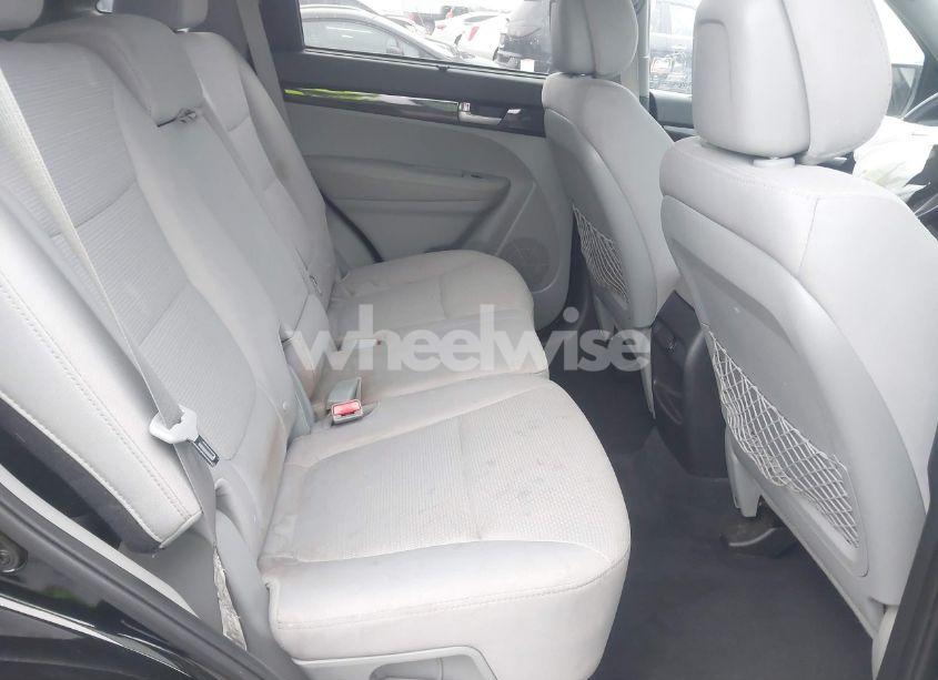 Photo 8 of 2015 Kia Sorento LX (VIN 5XYKT4A61FG577018)