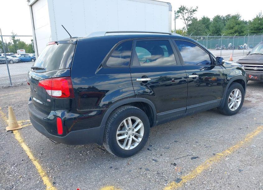 Photo 4 of 2015 Kia Sorento LX (VIN 5XYKT4A61FG630798)