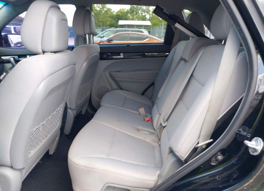 Photo 8 of 2015 Kia Sorento LX (VIN 5XYKT4A61FG630798)