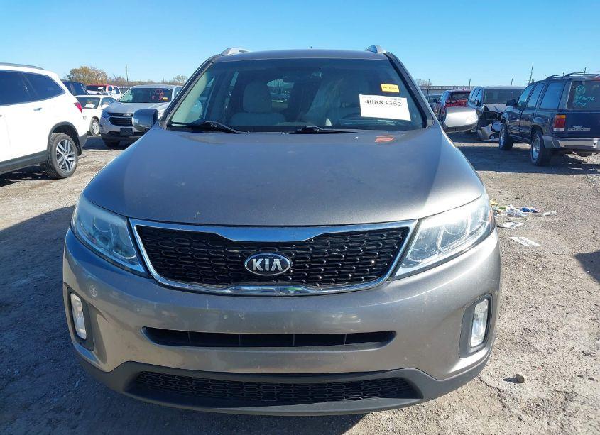 Photo 13 of 2015 Kia Sorento LX (VIN 5XYKT4A61FG657662)