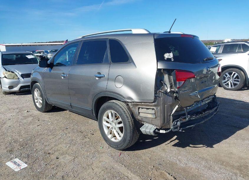 Photo 3 of 2015 Kia Sorento LX (VIN 5XYKT4A61FG657662)