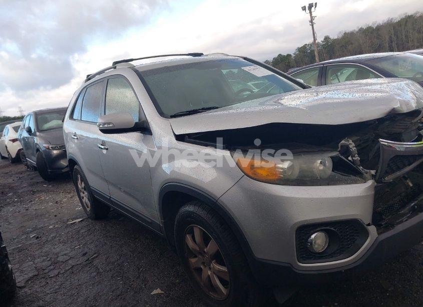 Photo 13 of 2012 Kia Sorento LX (VIN 5XYKT4A62CG228252)
