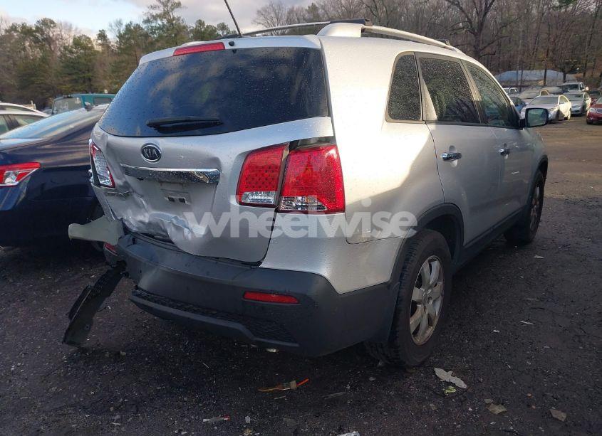 Photo 4 of 2012 Kia Sorento LX (VIN 5XYKT4A62CG228252)