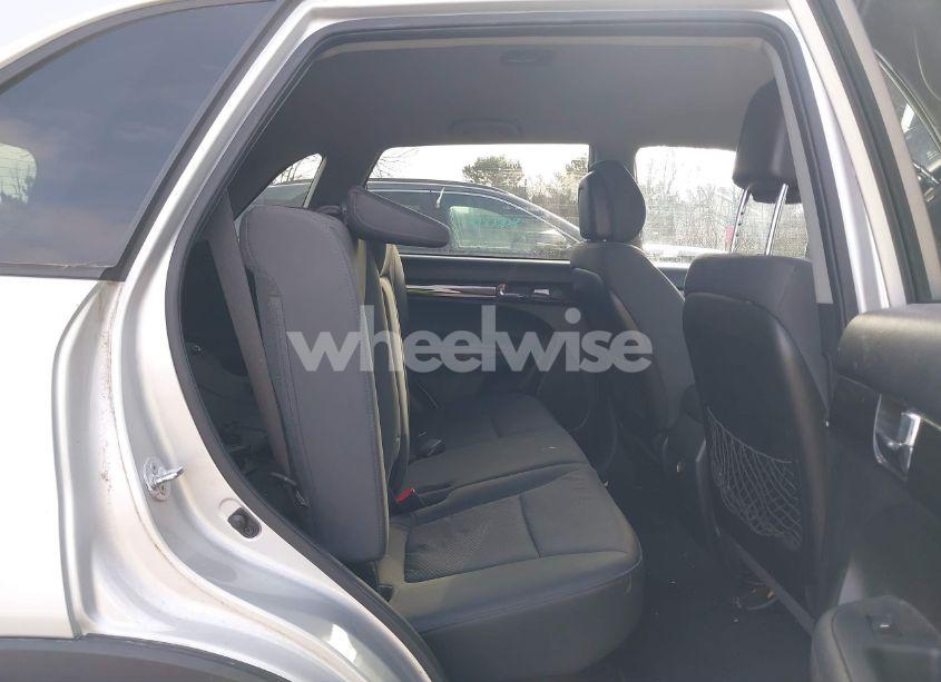 Photo 8 of 2012 Kia Sorento LX (VIN 5XYKT4A62CG237467)