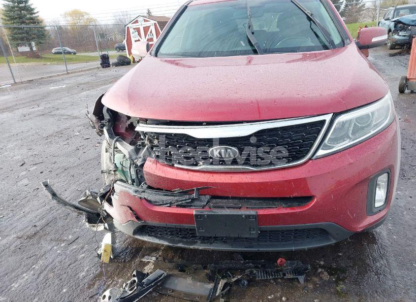 Photo 12 of 2014 Kia Sorento LX (VIN 5XYKT4A62EG492994)