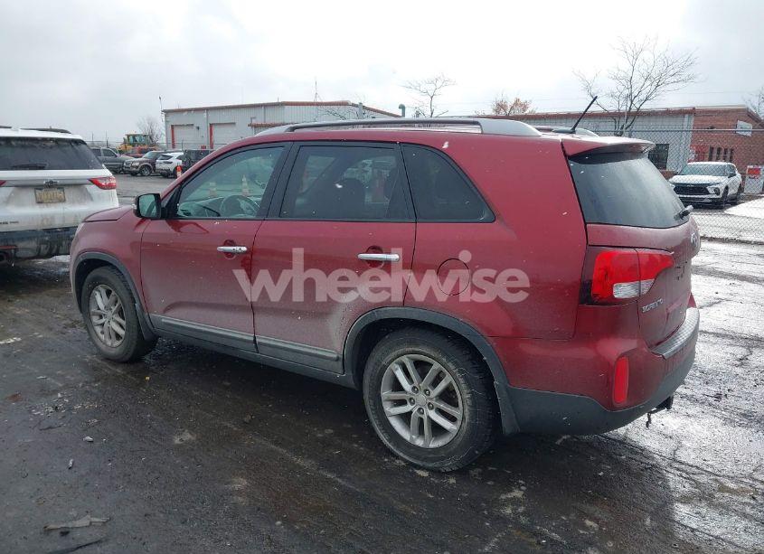 Photo 3 of 2014 Kia Sorento LX (VIN 5XYKT4A62EG492994)