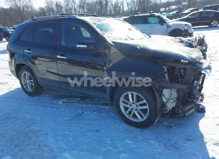 2014 Kia Sorento LX (VIN 5XYKT4A62EG518607) main photo