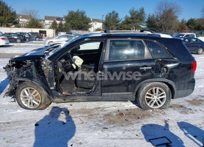 Photo 13 of 2014 Kia Sorento LX (VIN 5XYKT4A62EG518607)