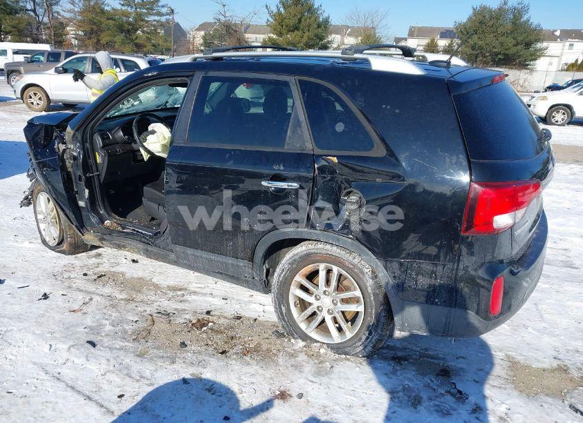 Photo 3 of 2014 Kia Sorento LX (VIN 5XYKT4A62EG518607)