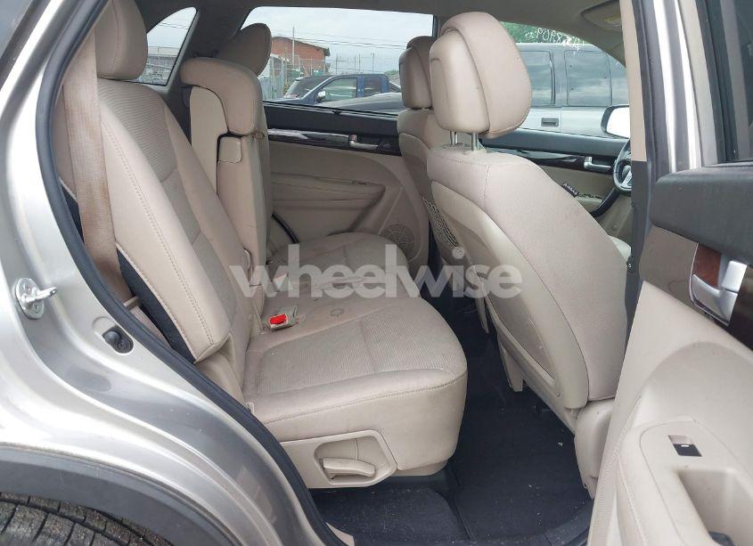 Photo 8 of 2014 Kia Sorento LX (VIN 5XYKT4A62EG540803)