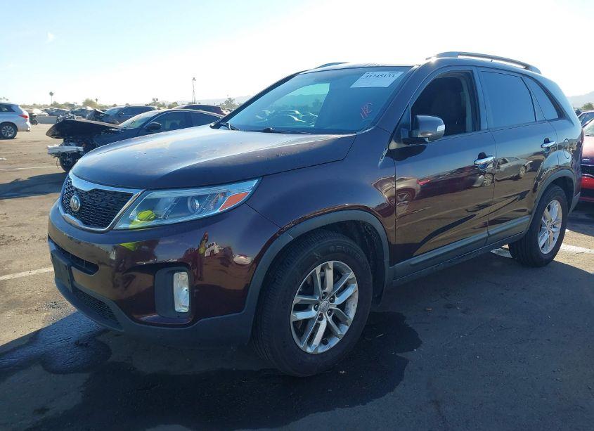 Photo 2 of 2015 Kia Sorento LX (VIN 5XYKT4A62FG622340)