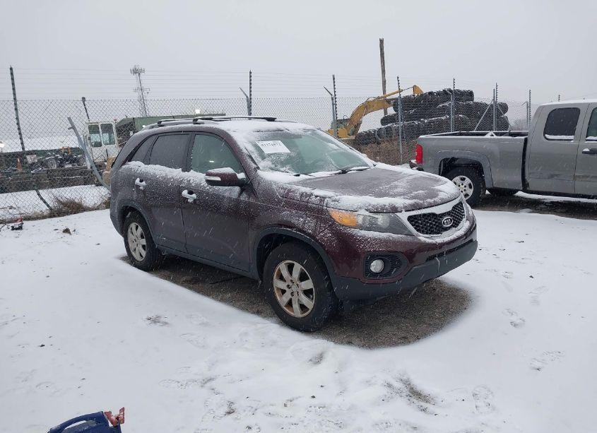 2013 Kia Sorento LX (VIN 5XYKT4A63DG316812) main photo