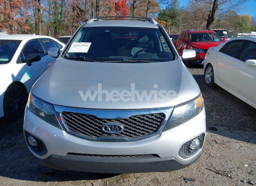 Photo 12 of 2013 Kia Sorento LX (VIN 5XYKT4A63DG355982)