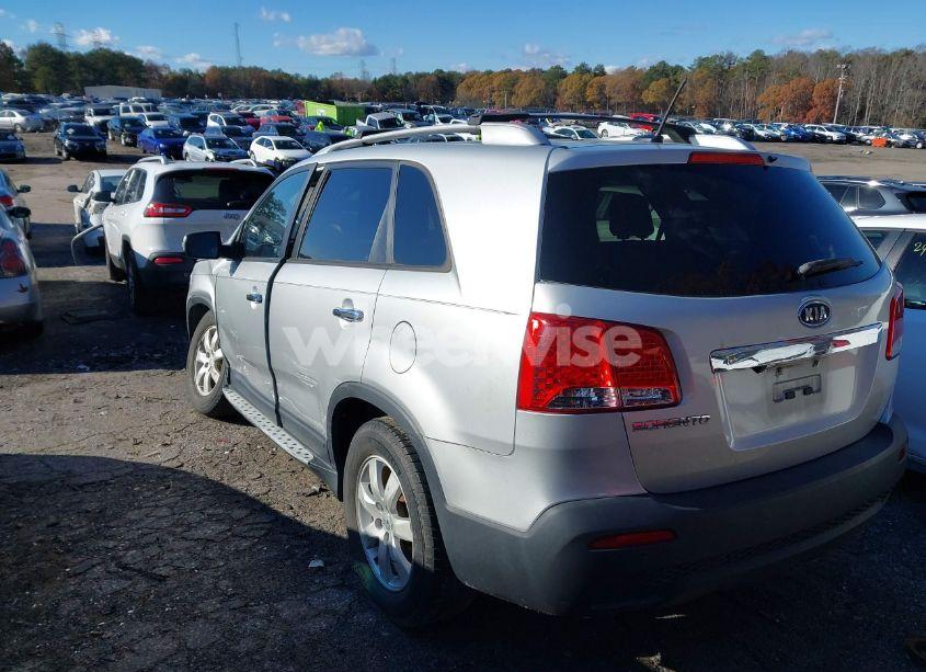 Photo 3 of 2013 Kia Sorento LX (VIN 5XYKT4A63DG355982)