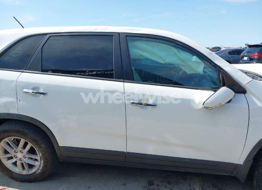 Photo 13 of 2014 Kia Sorento LX (VIN 5XYKT4A63EG425417)