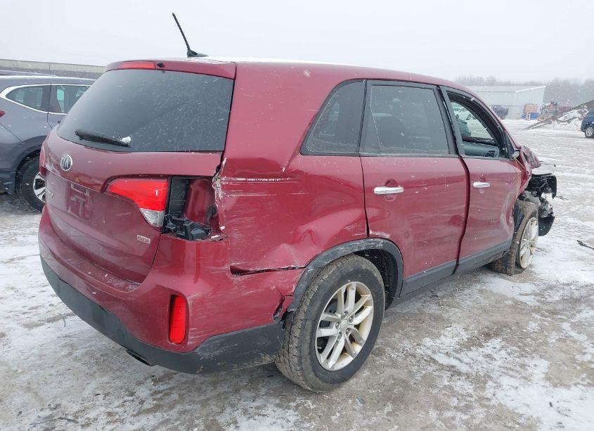 Photo 4 of 2014 Kia Sorento LX (VIN 5XYKT4A63EG427331)