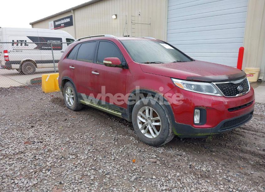 2014 Kia Sorento LX (VIN 5XYKT4A63EG493443) main photo