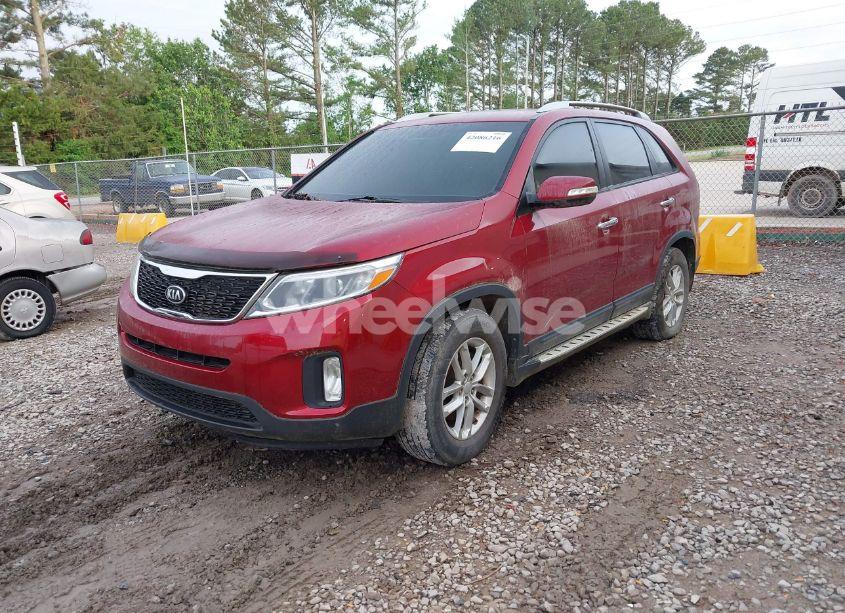 Photo 2 of 2014 Kia Sorento LX (VIN 5XYKT4A63EG493443)