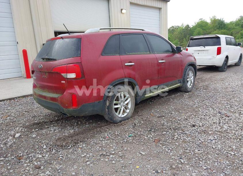 Photo 4 of 2014 Kia Sorento LX (VIN 5XYKT4A63EG493443)