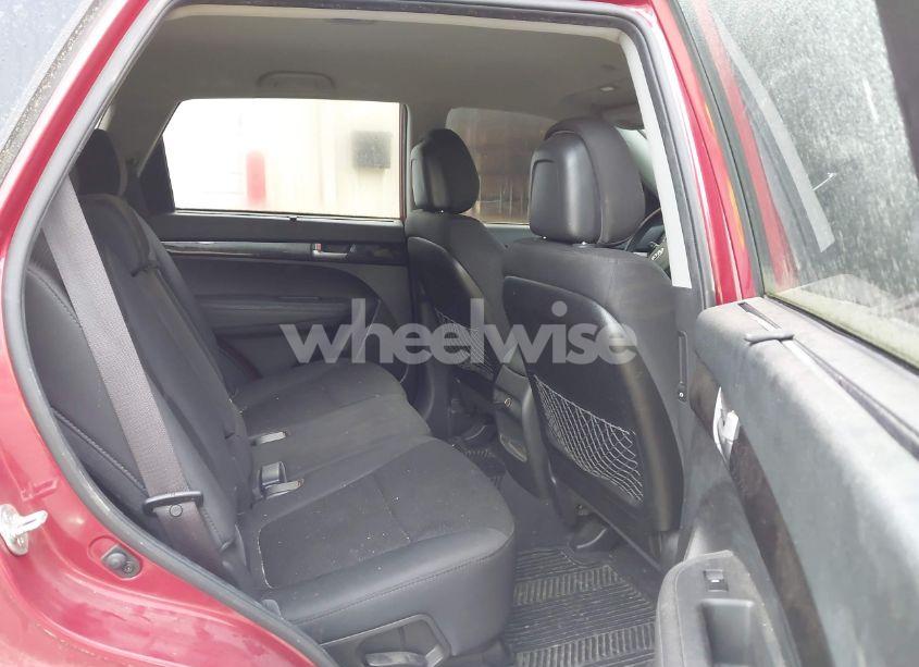 Photo 8 of 2014 Kia Sorento LX (VIN 5XYKT4A63EG493443)