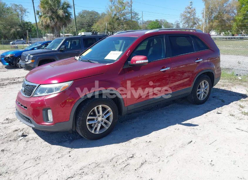 Photo 2 of 2014 Kia Sorento LX (VIN 5XYKT4A63EG505025)
