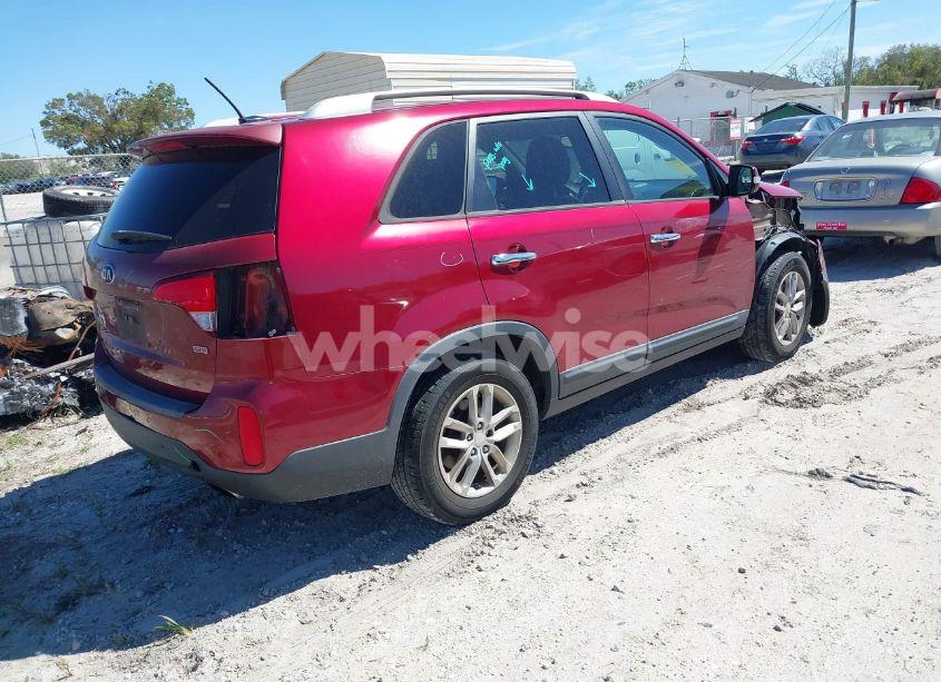 Photo 4 of 2014 Kia Sorento LX (VIN 5XYKT4A63EG505025)