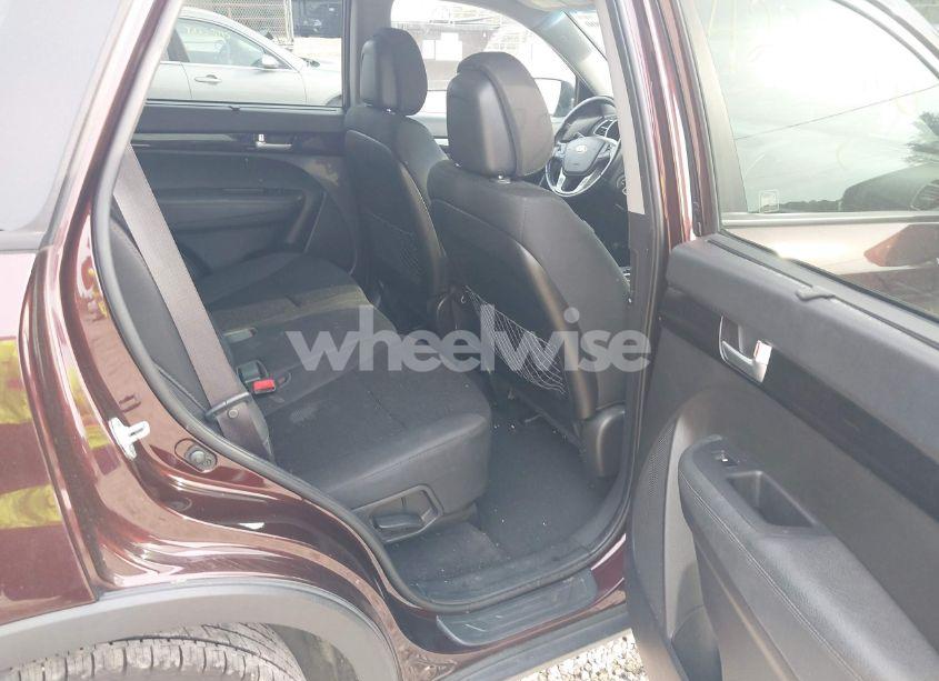 Photo 8 of 2015 Kia Sorento LX (VIN 5XYKT4A63FG626333)