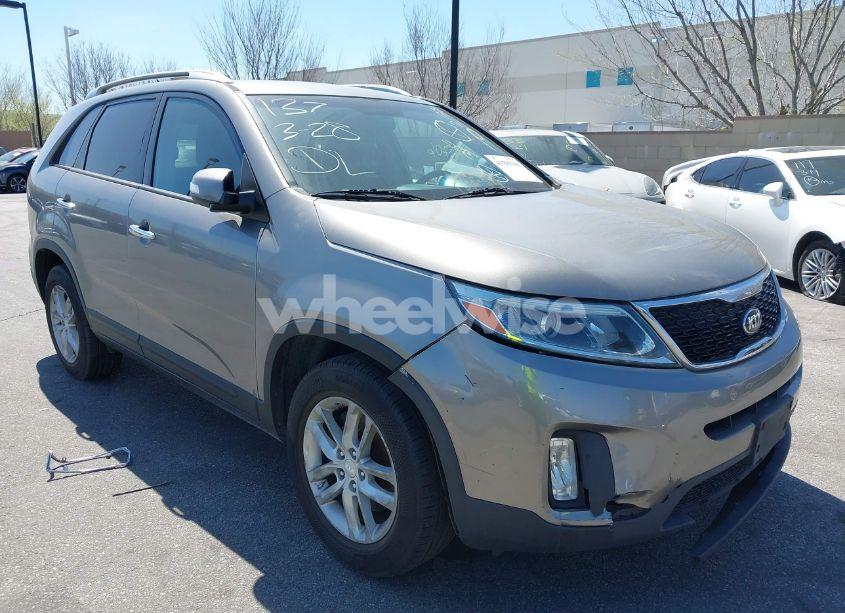 2015 Kia Sorento LX (VIN 5XYKT4A63FG653497) main photo