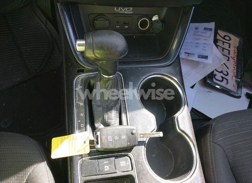 Photo 11 of 2015 Kia Sorento LX (VIN 5XYKT4A63FG653497)