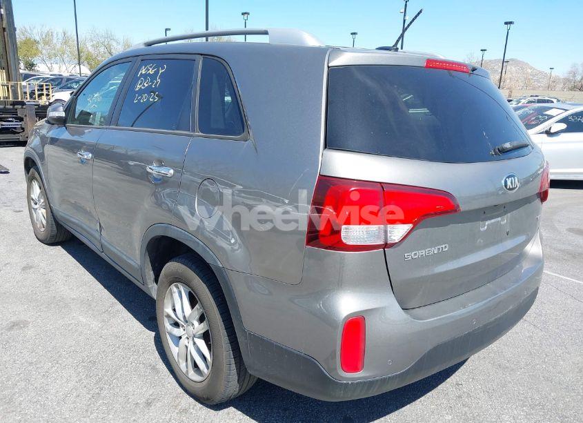Photo 3 of 2015 Kia Sorento LX (VIN 5XYKT4A63FG653497)