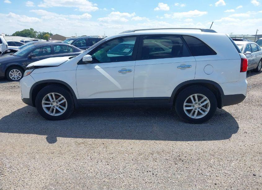 Photo 14 of 2015 Kia Sorento LX (VIN 5XYKT4A63FG654634)