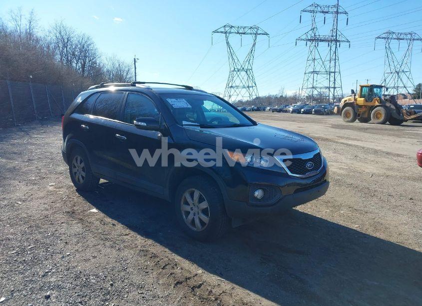 2012 Kia Sorento LX (VIN 5XYKT4A64CG197876) main photo
