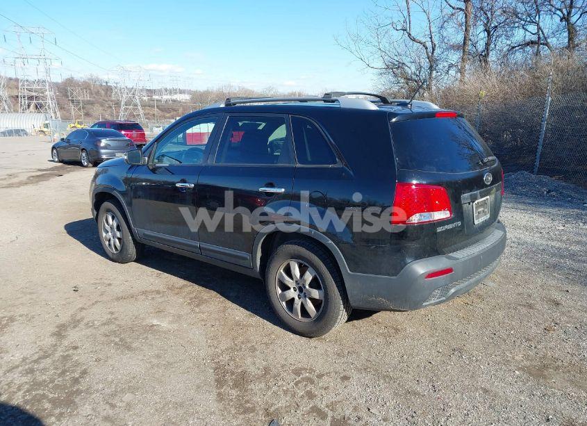 Photo 3 of 2012 Kia Sorento LX (VIN 5XYKT4A64CG197876)