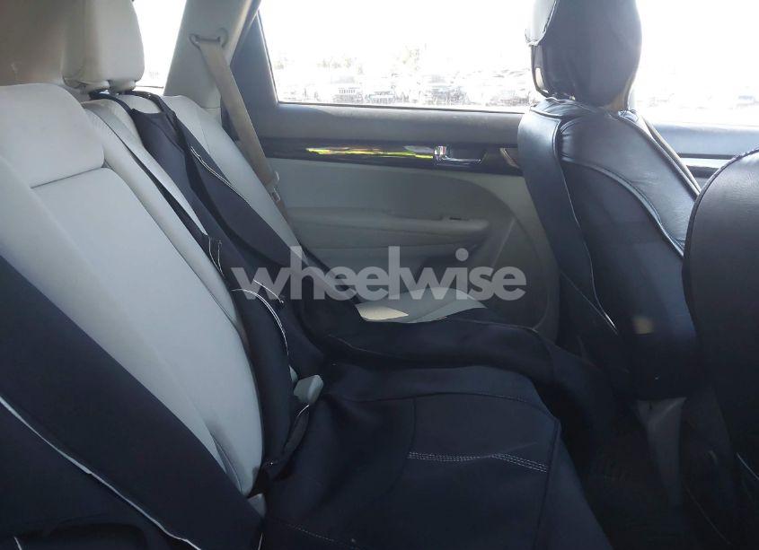 Photo 8 of 2012 Kia Sorento LX (VIN 5XYKT4A64CG197876)