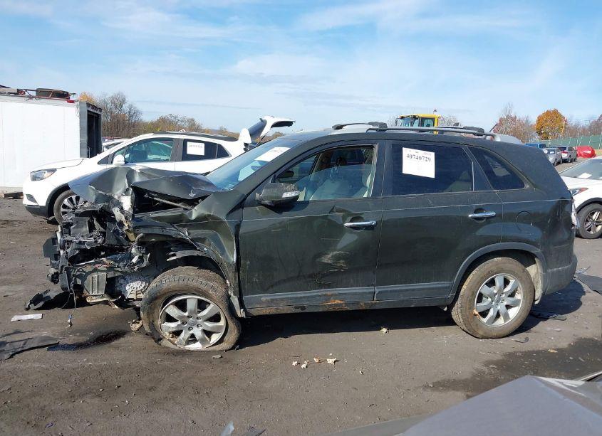 Photo 14 of 2013 Kia Sorento LX (VIN 5XYKT4A64DG330587)