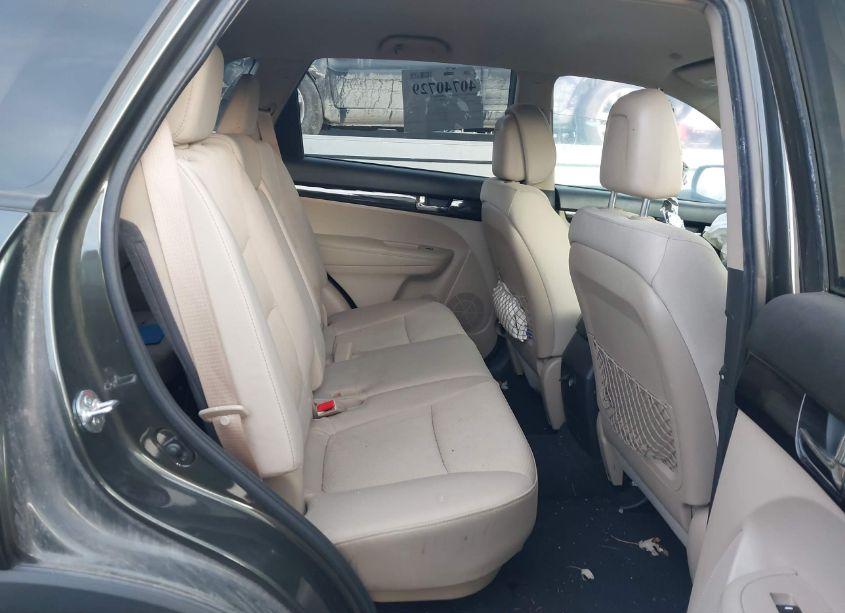 Photo 8 of 2013 Kia Sorento LX (VIN 5XYKT4A64DG330587)