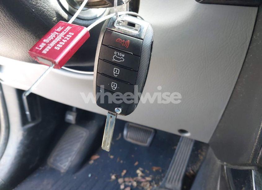 Photo 11 of 2014 Kia Sorento LX (VIN 5XYKT4A64EG448740)