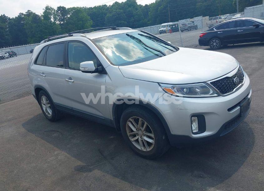 2014 Kia Sorento LX (VIN 5XYKT4A64EG467174) main photo