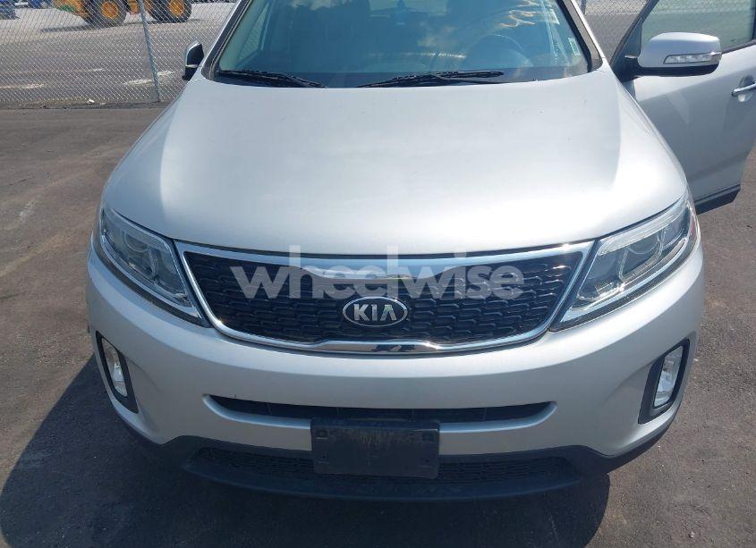 Photo 6 of 2014 Kia Sorento LX (VIN 5XYKT4A64EG467174)