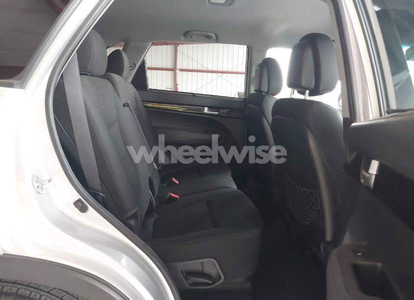 Photo 8 of 2015 Kia Sorento LX (VIN 5XYKT4A64FG589597)