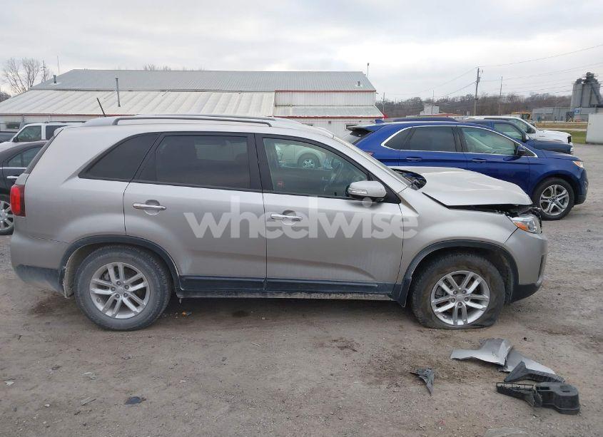 Photo 14 of 2015 Kia Sorento LX (VIN 5XYKT4A64FG604745)