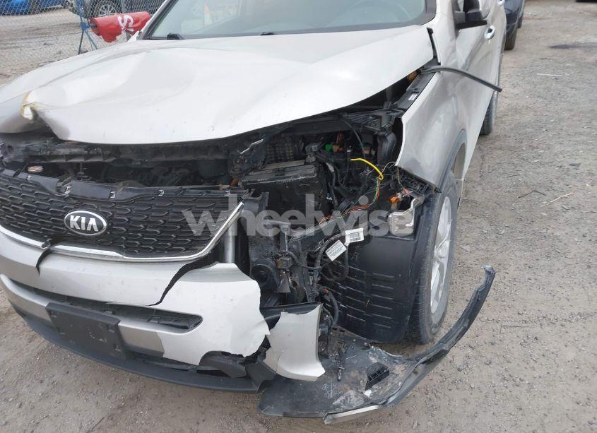 Photo 6 of 2015 Kia Sorento LX (VIN 5XYKT4A64FG604745)