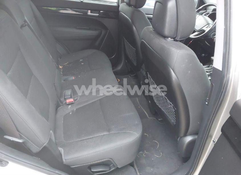 Photo 8 of 2015 Kia Sorento LX (VIN 5XYKT4A64FG604745)